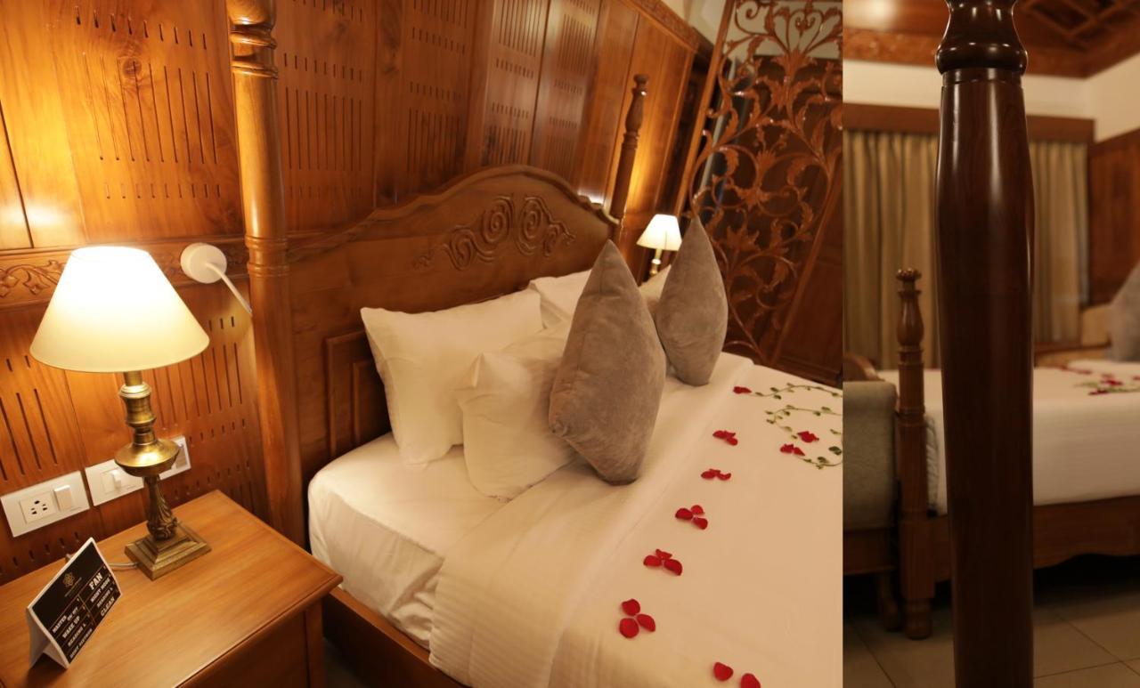 Gokulam Grand Resort & Spa, Kumarakom Buitenkant foto