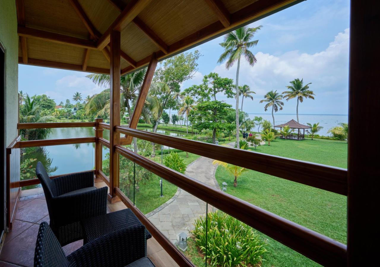 Gokulam Grand Resort & Spa, Kumarakom Buitenkant foto