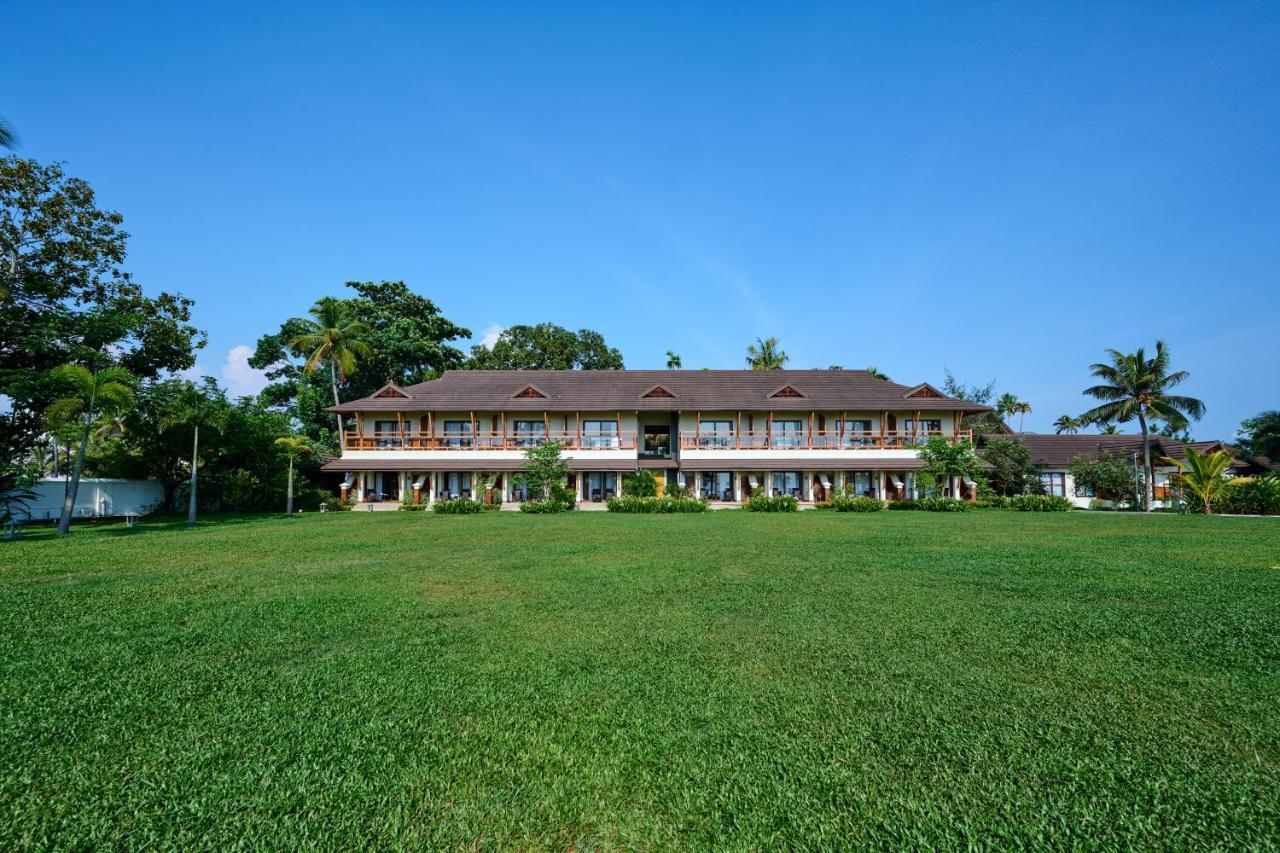 Gokulam Grand Resort & Spa, Kumarakom Buitenkant foto