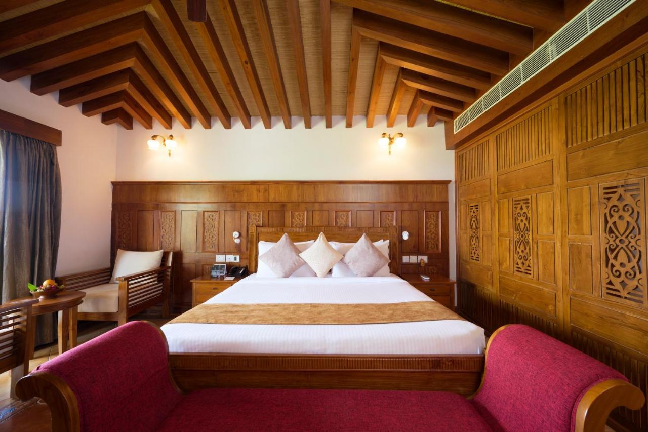 Gokulam Grand Resort & Spa, Kumarakom Buitenkant foto