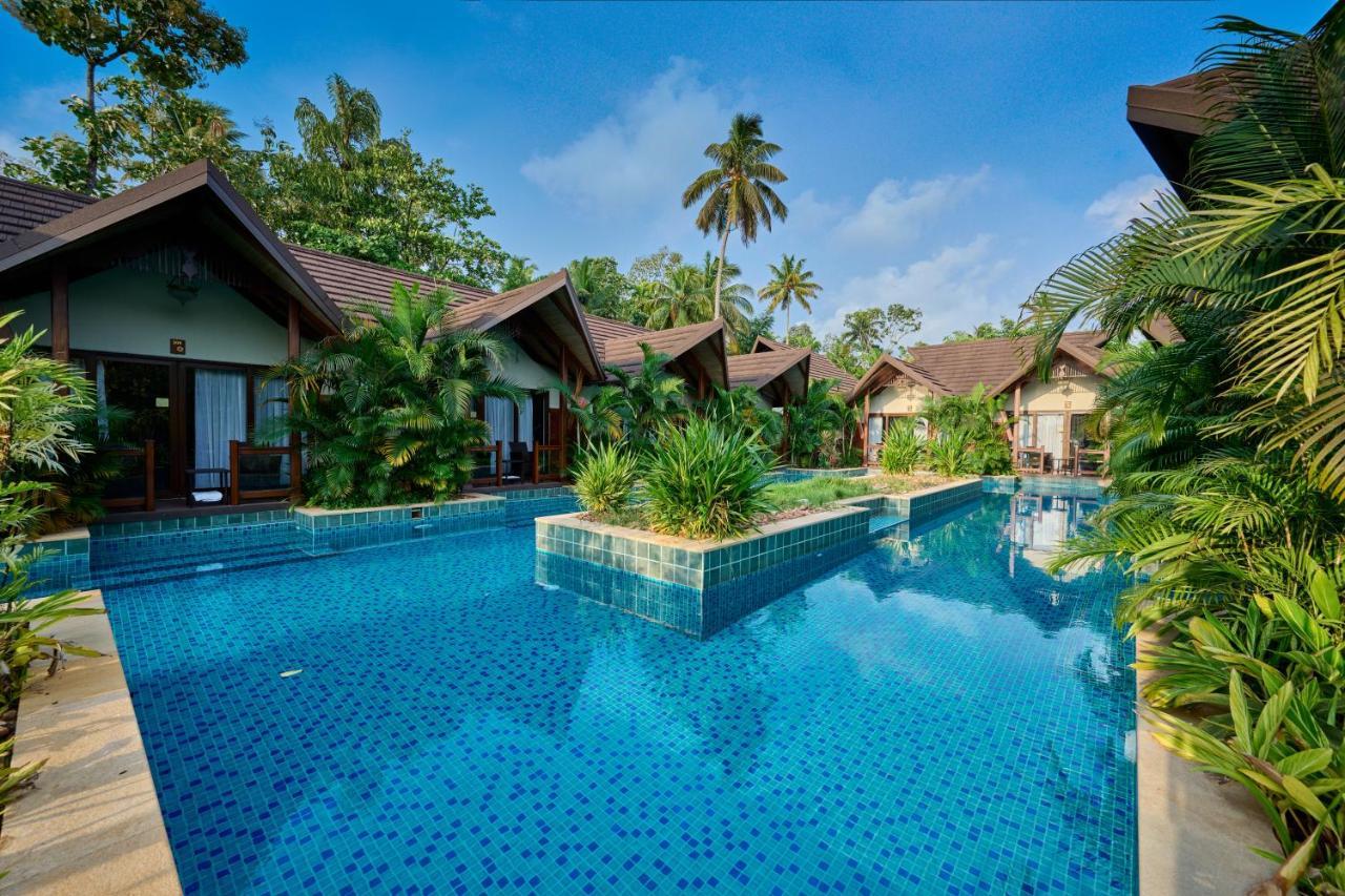 Gokulam Grand Resort & Spa, Kumarakom Buitenkant foto