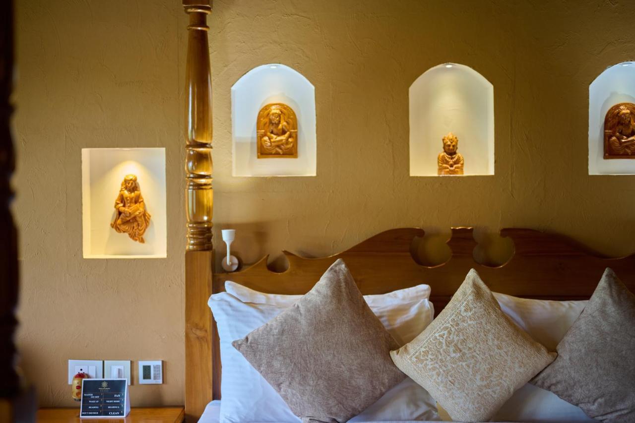 Gokulam Grand Resort & Spa, Kumarakom Buitenkant foto