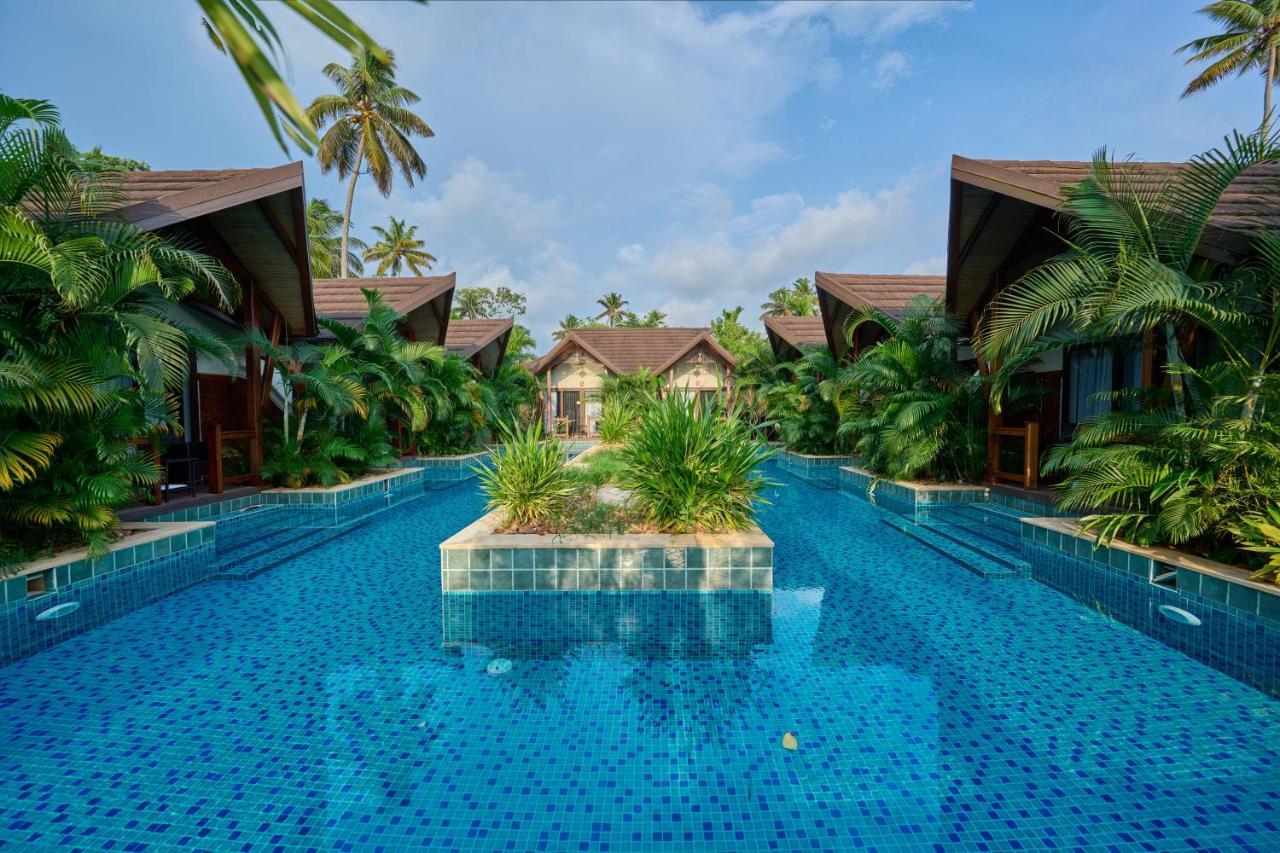 Gokulam Grand Resort & Spa, Kumarakom Buitenkant foto