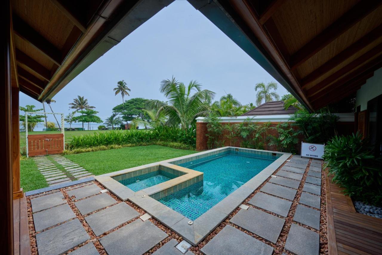 Gokulam Grand Resort & Spa, Kumarakom Buitenkant foto