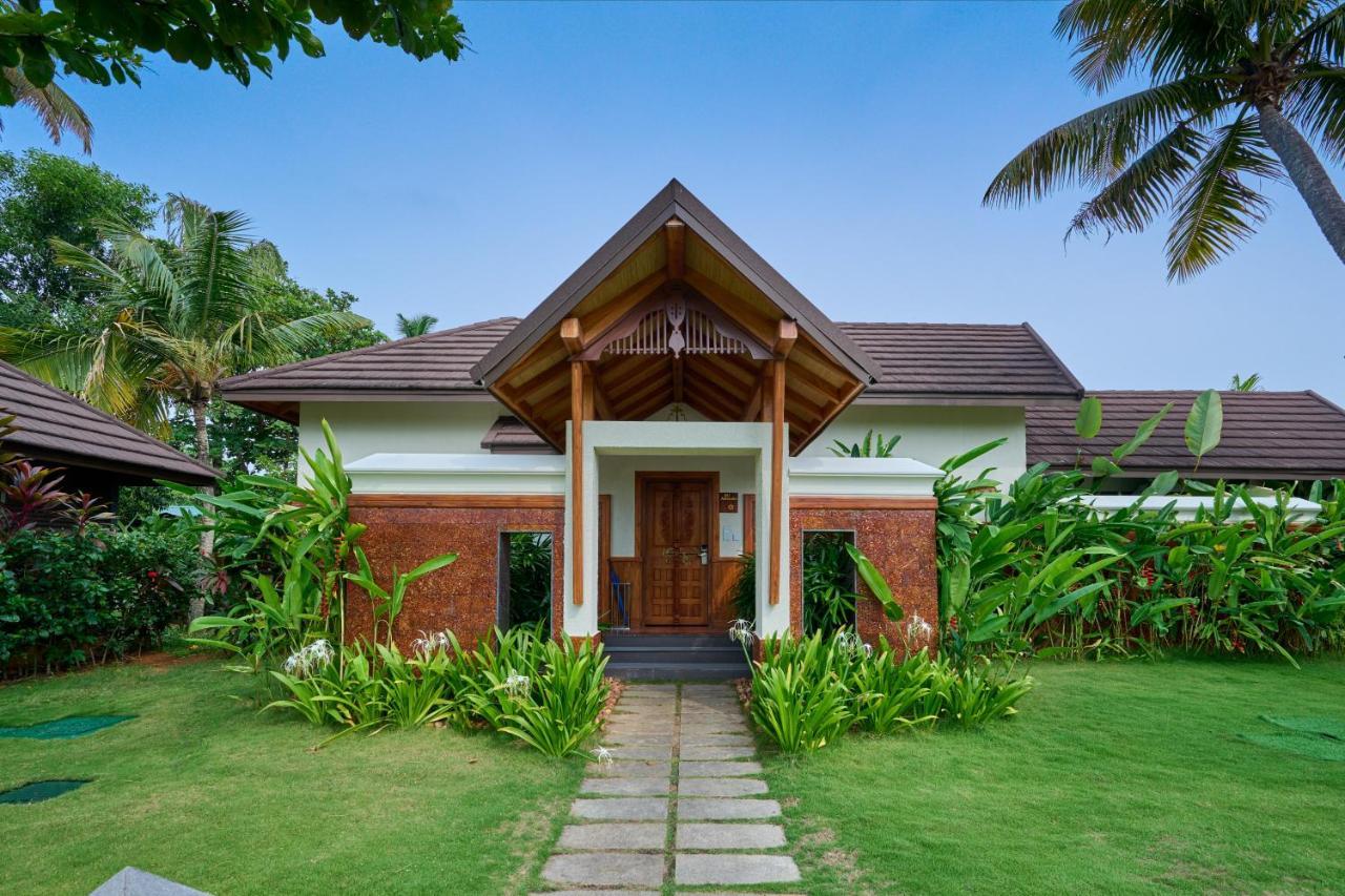 Gokulam Grand Resort & Spa, Kumarakom Buitenkant foto