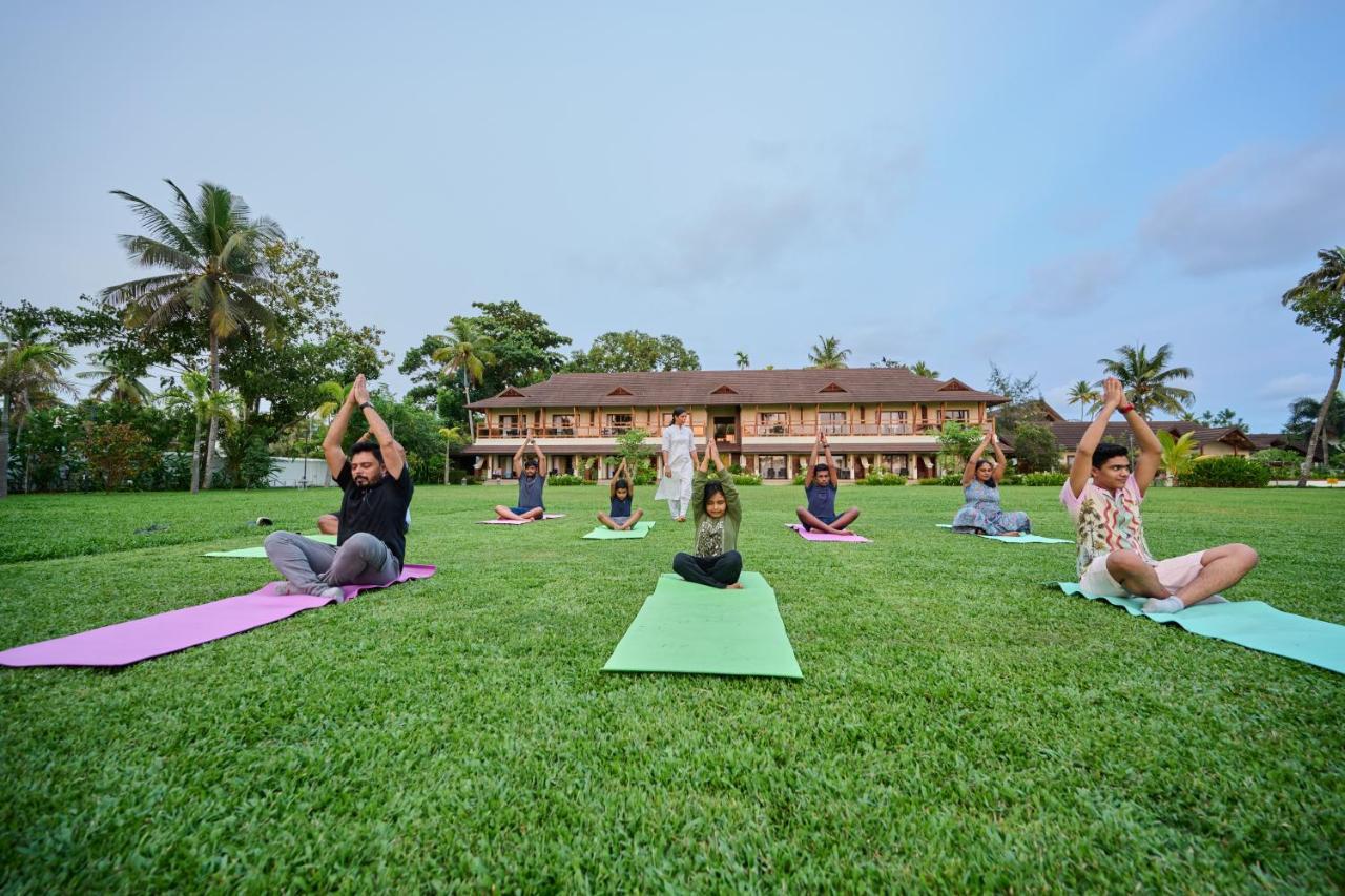 Gokulam Grand Resort & Spa, Kumarakom Buitenkant foto