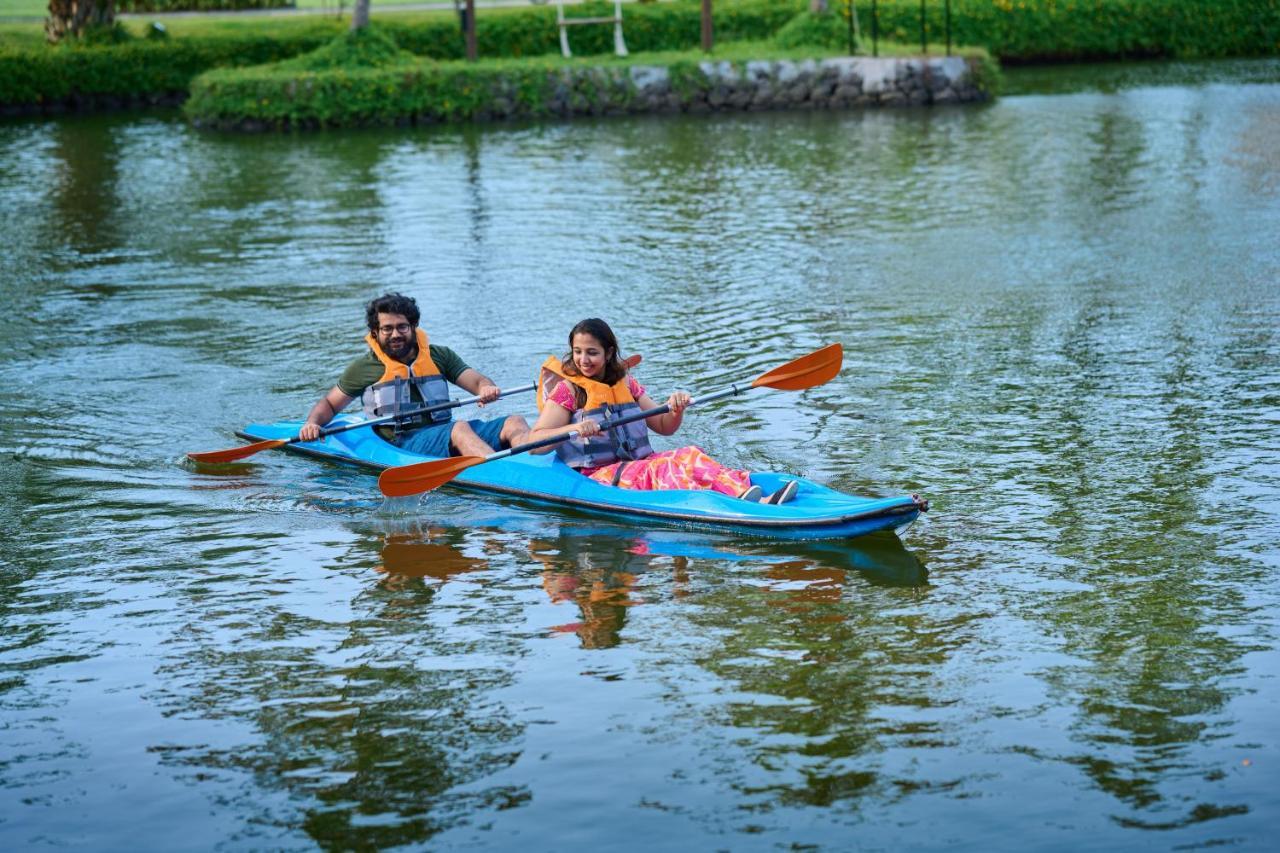 Gokulam Grand Resort & Spa, Kumarakom Buitenkant foto