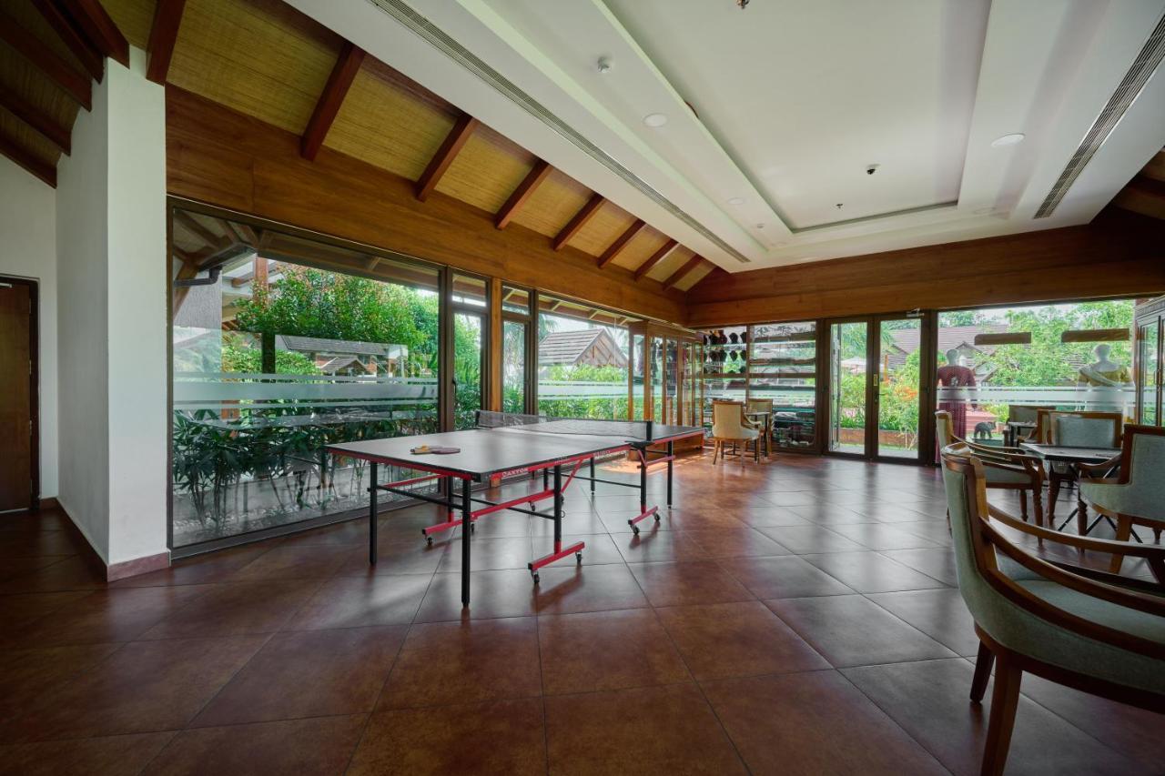 Gokulam Grand Resort & Spa, Kumarakom Buitenkant foto