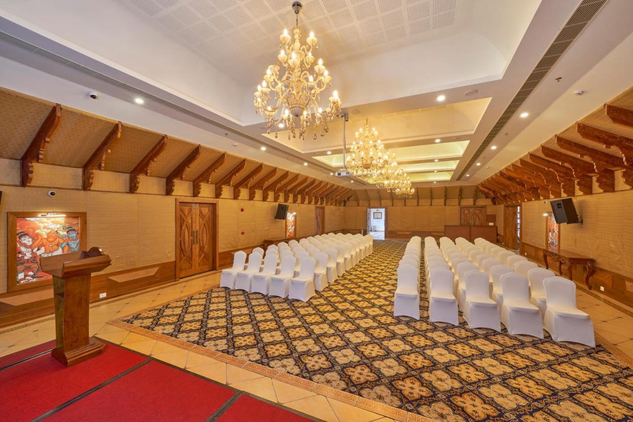 Gokulam Grand Resort & Spa, Kumarakom Buitenkant foto