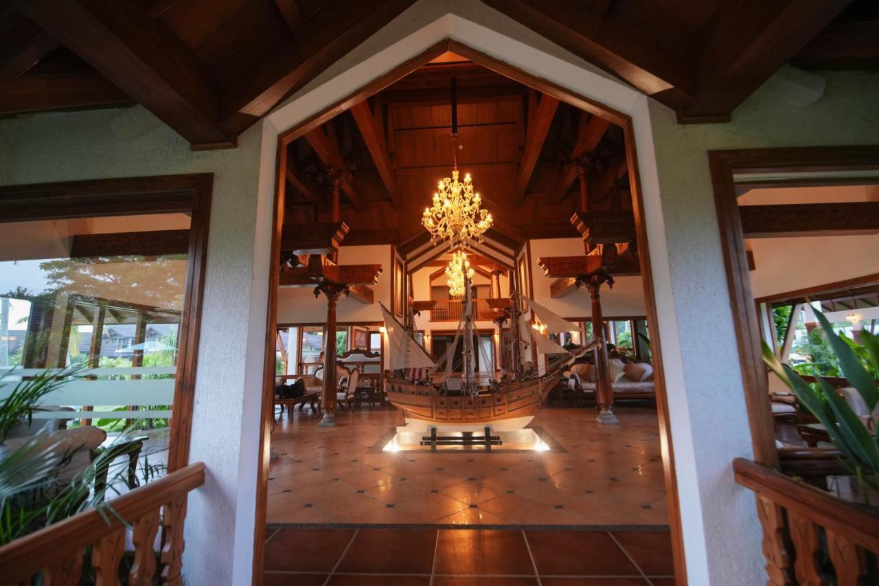 Gokulam Grand Resort & Spa, Kumarakom Buitenkant foto