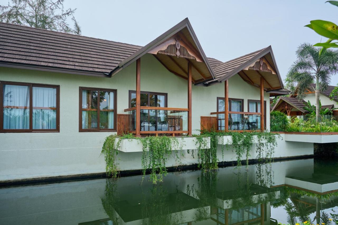 Gokulam Grand Resort & Spa, Kumarakom Buitenkant foto